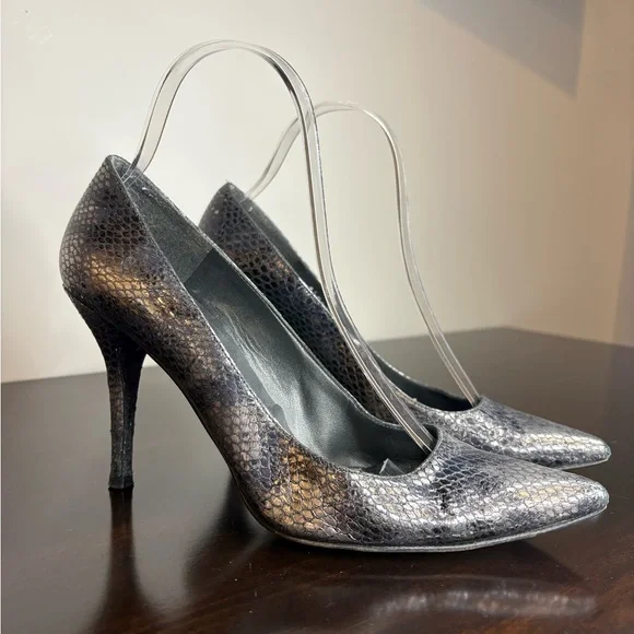 Stuart Weitzman Blue-Grey Snake Embossed Leather Pointed Toe Pumps | Size 6-ish - Picture 1 of 7